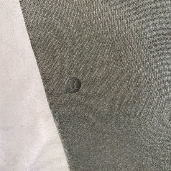 🍋LULULEMON ON THE FLY JOGGER🍋 - Picture 3 of 4